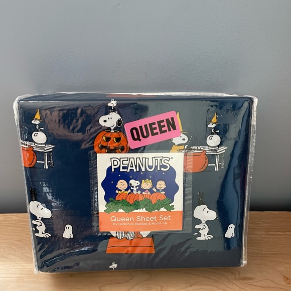 Peanuts Bedding 4pc Peanuts Snoopy Halloween Queen Sheet Set Poshmark